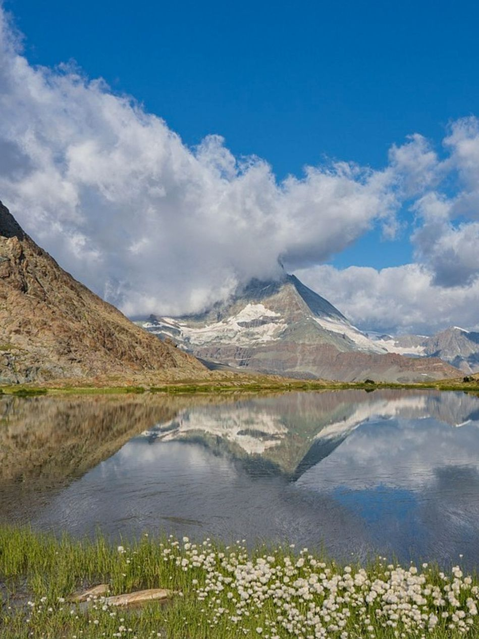 Lakeside cabins await